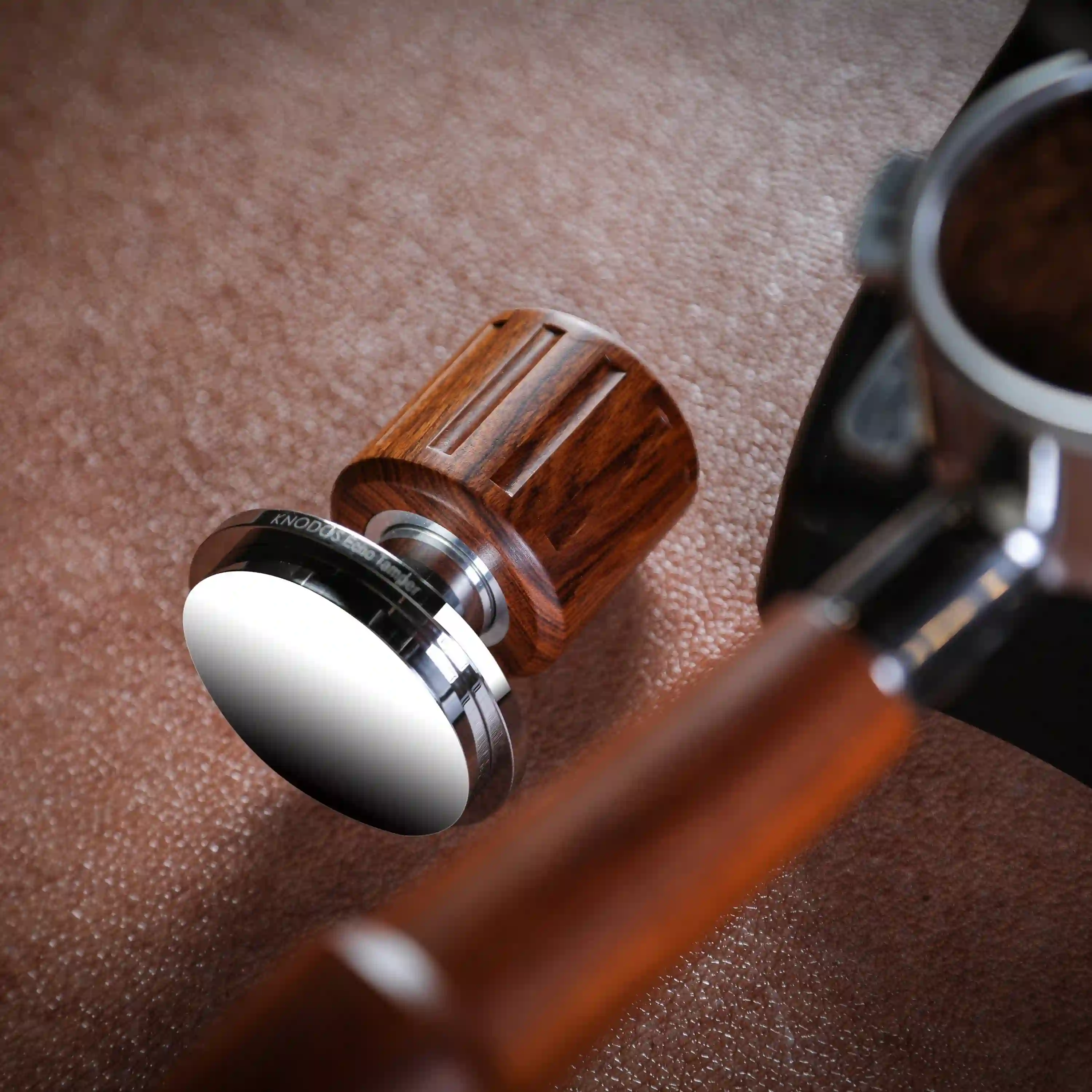 KNODOS Echo Spring-Loaded Espresso Tamper 58.5mm for VST & IMS Baskets – Calibrated 30lb Click, Self-Leveling Rosewood - 3