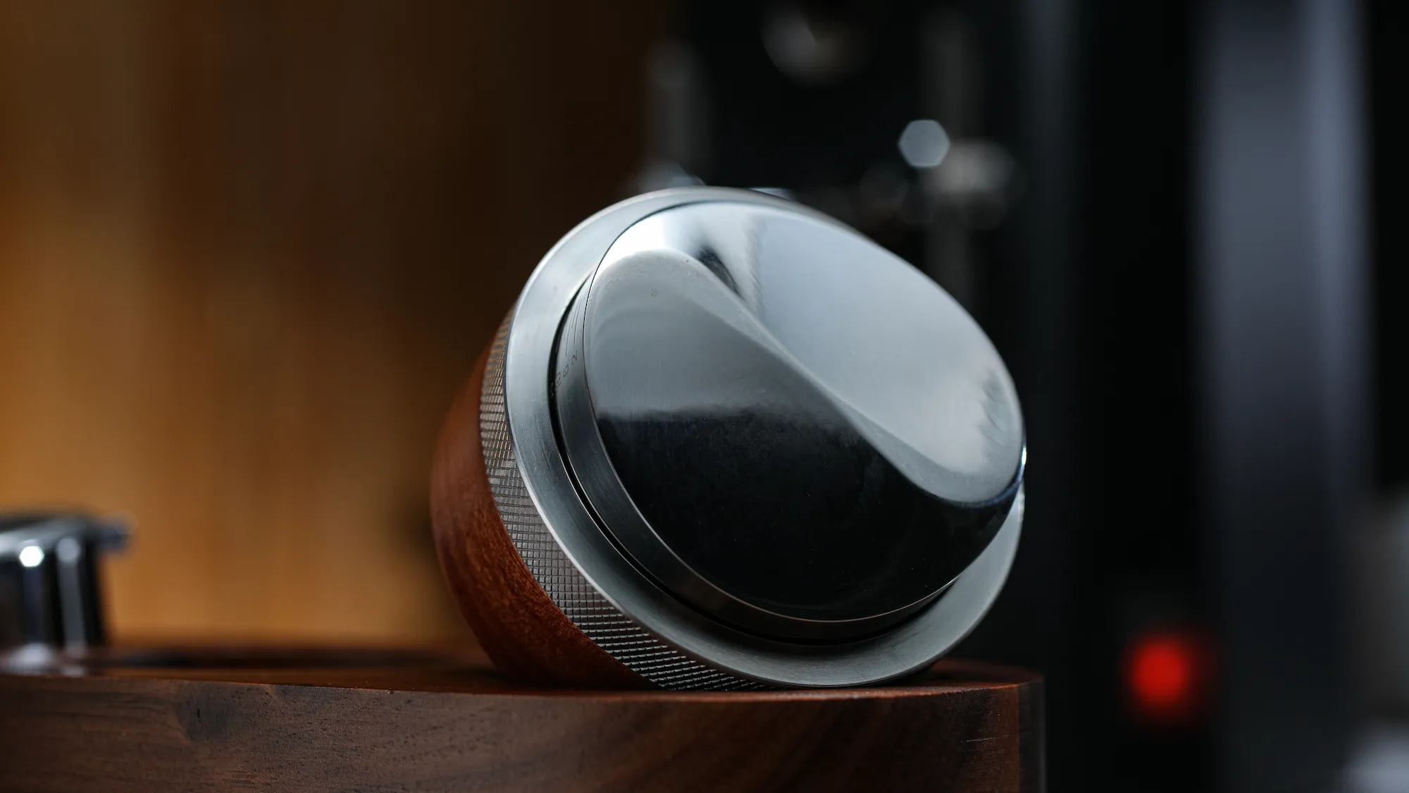 KNODOS 51mm Espresso Distribution Tool with Rosewood Handle, Adjustable Depth Coffee Distributor for Delonghi, Gevi & Smeg - 3