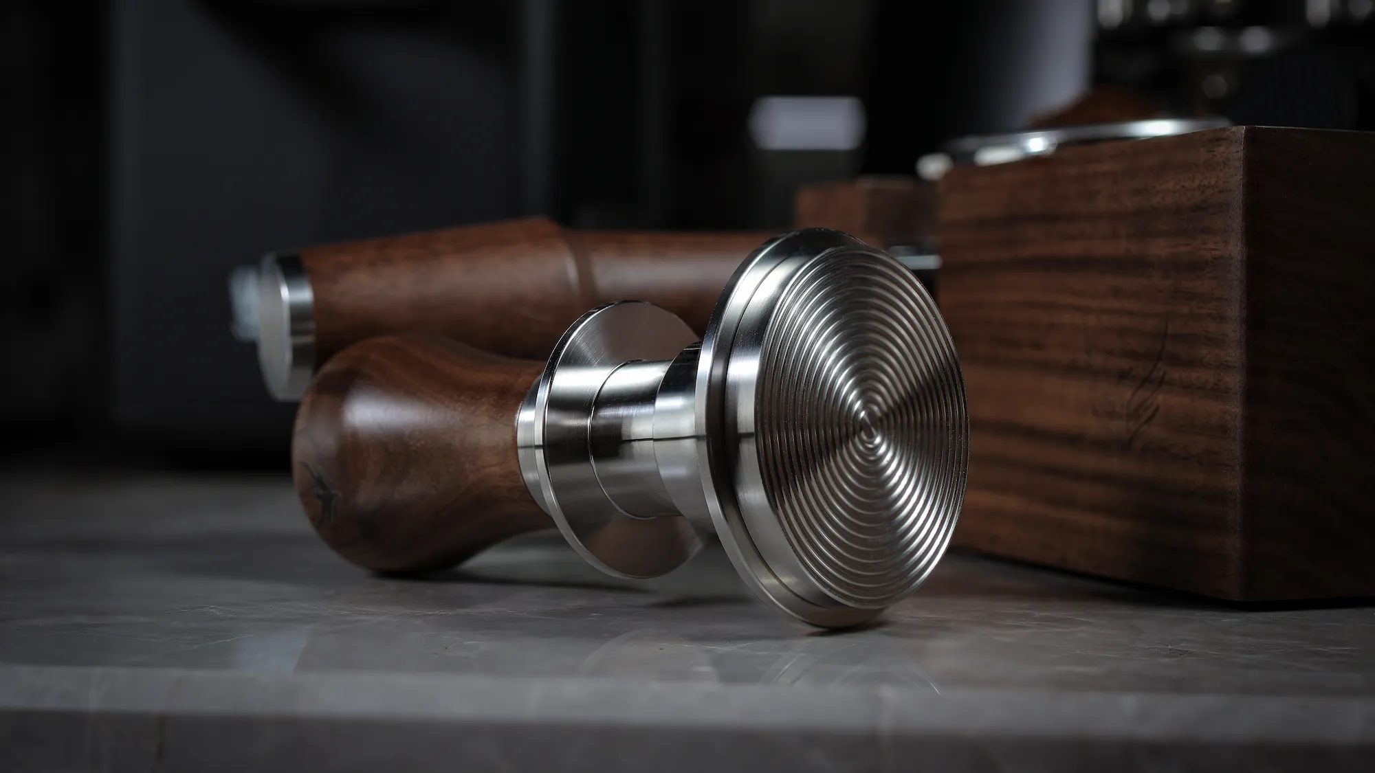 KNODOS 58mm Espresso Tamper with Walnut Handle, 58.35mm Calibrated Self-Leveling Spring Loaded Ripple Base Tamper - 4