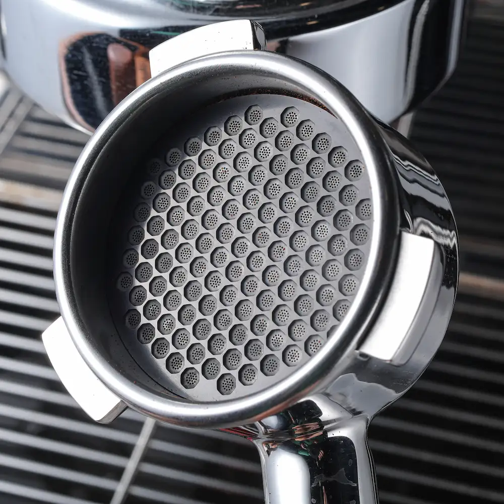 KNODOS 58mm Black Magnetic Dosing Funnel and Espresso Puck Screen Set — Anodized Aluminum - 3