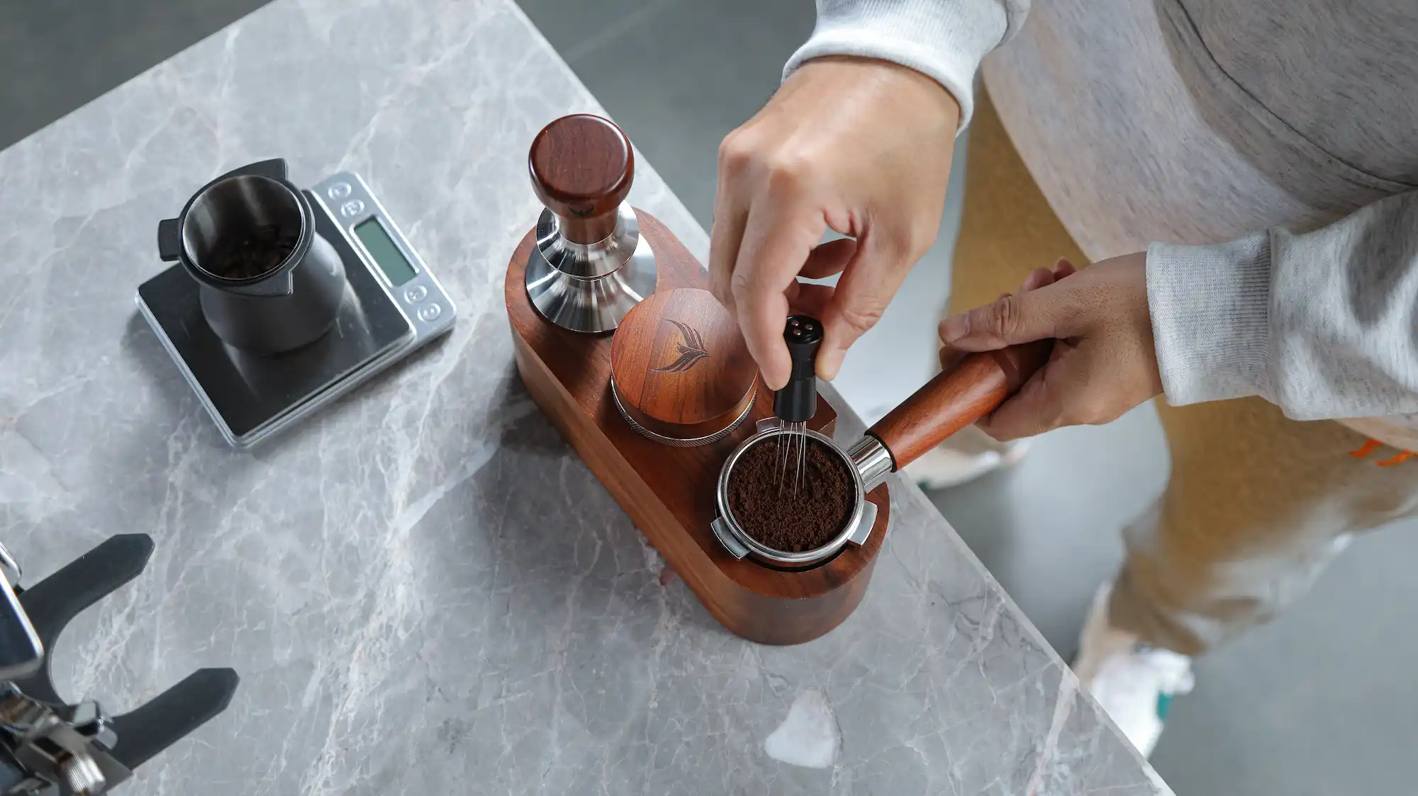 KNODOS 51mm Classic Espresso Tamping Station — Rosewood, Portafilter Holder & Tool Organizer - 4