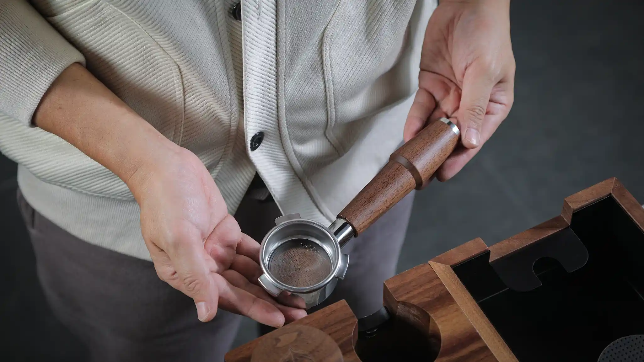 KNODOS 54mm Walnut Bottomless Portafilter for Breville — 3-Ear, 18–21g Basket Included - 4