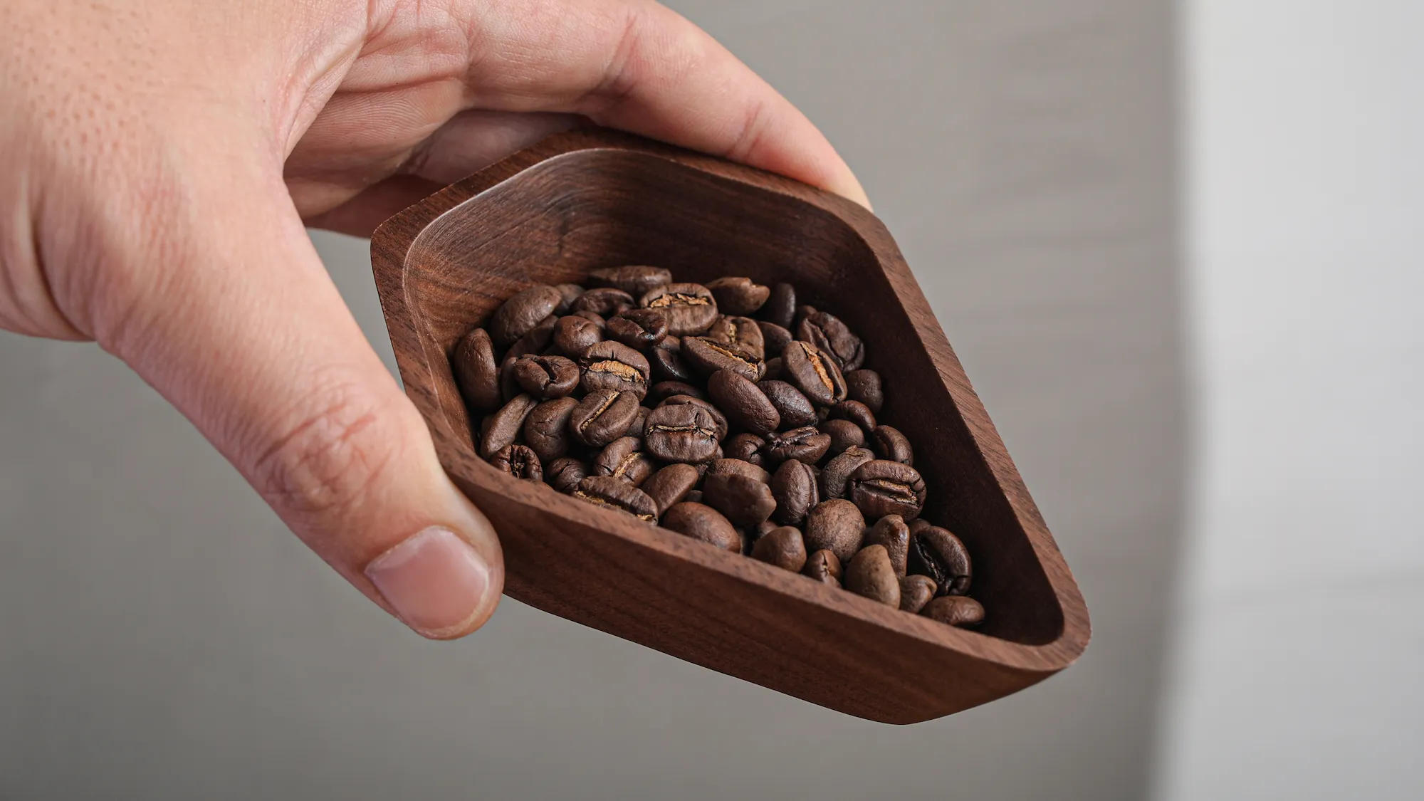 Walnut Coffee Dosing Cup and RDT Coffee Spritzer - 5