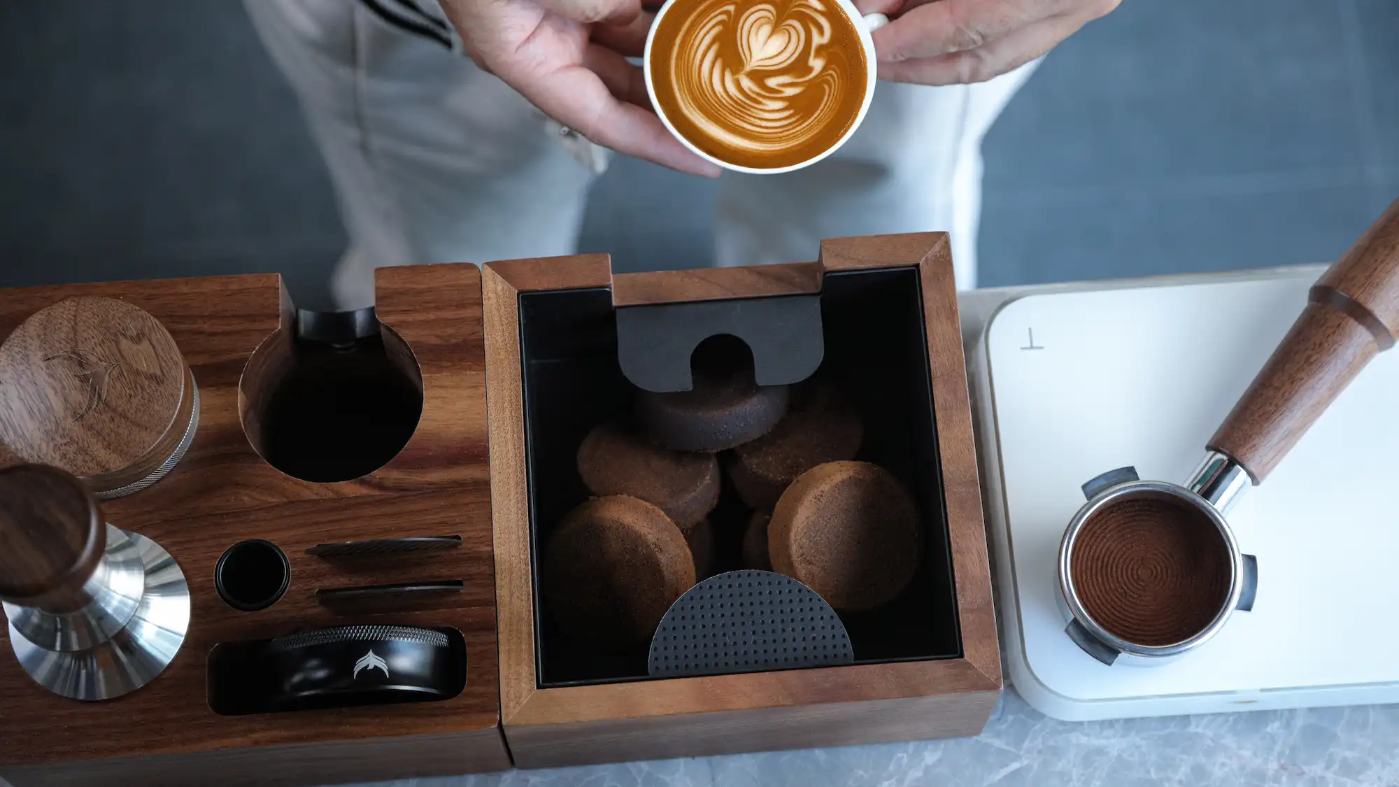 KNODOS Walnut Espresso Knock Box — Shock-Absorbent Bar, Removable Liner, Non-Slip Base - 5