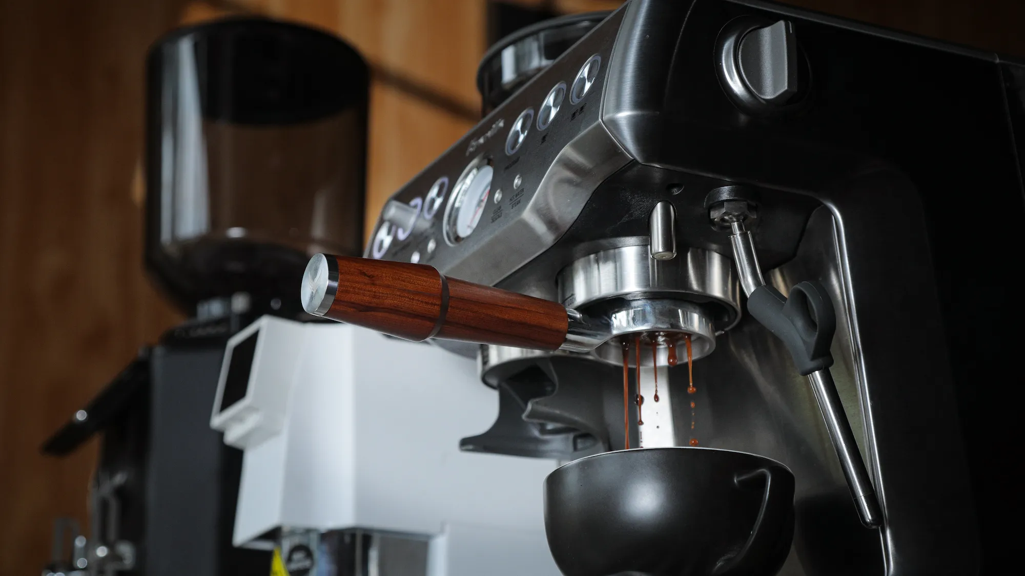 KNODOS 54mm Bottomless Portafilter for Breville with Rosewood Handle, Includes 18–21g Basket - 3