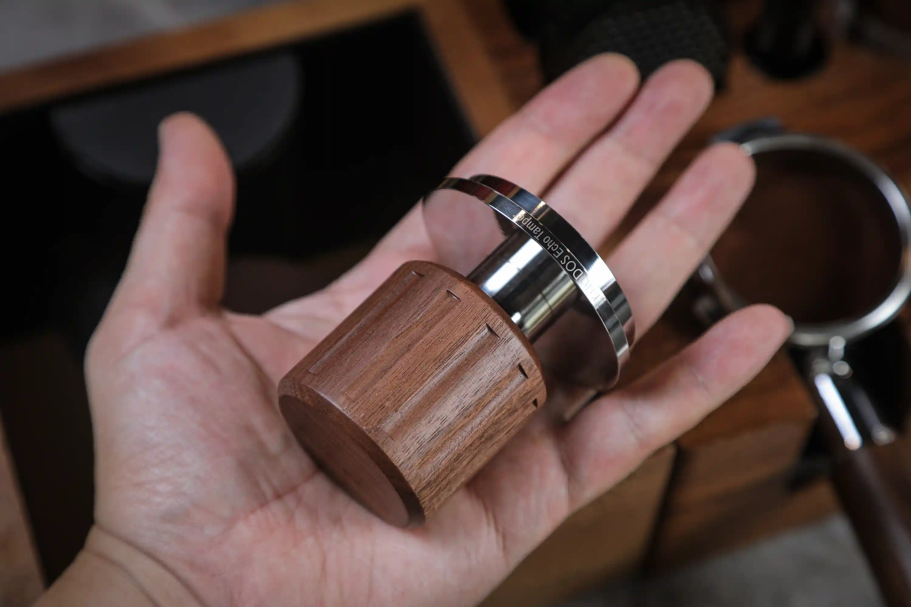 KNODOS Echo 58mm Espresso Tamper — 58.3mm Click Feedback, Walnut Handle - 5