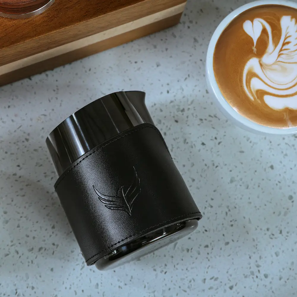 KNODOS Milk Pitcher with Leather Sleeve — Handleless Espresso Steaming Jug for Latte Art - 4