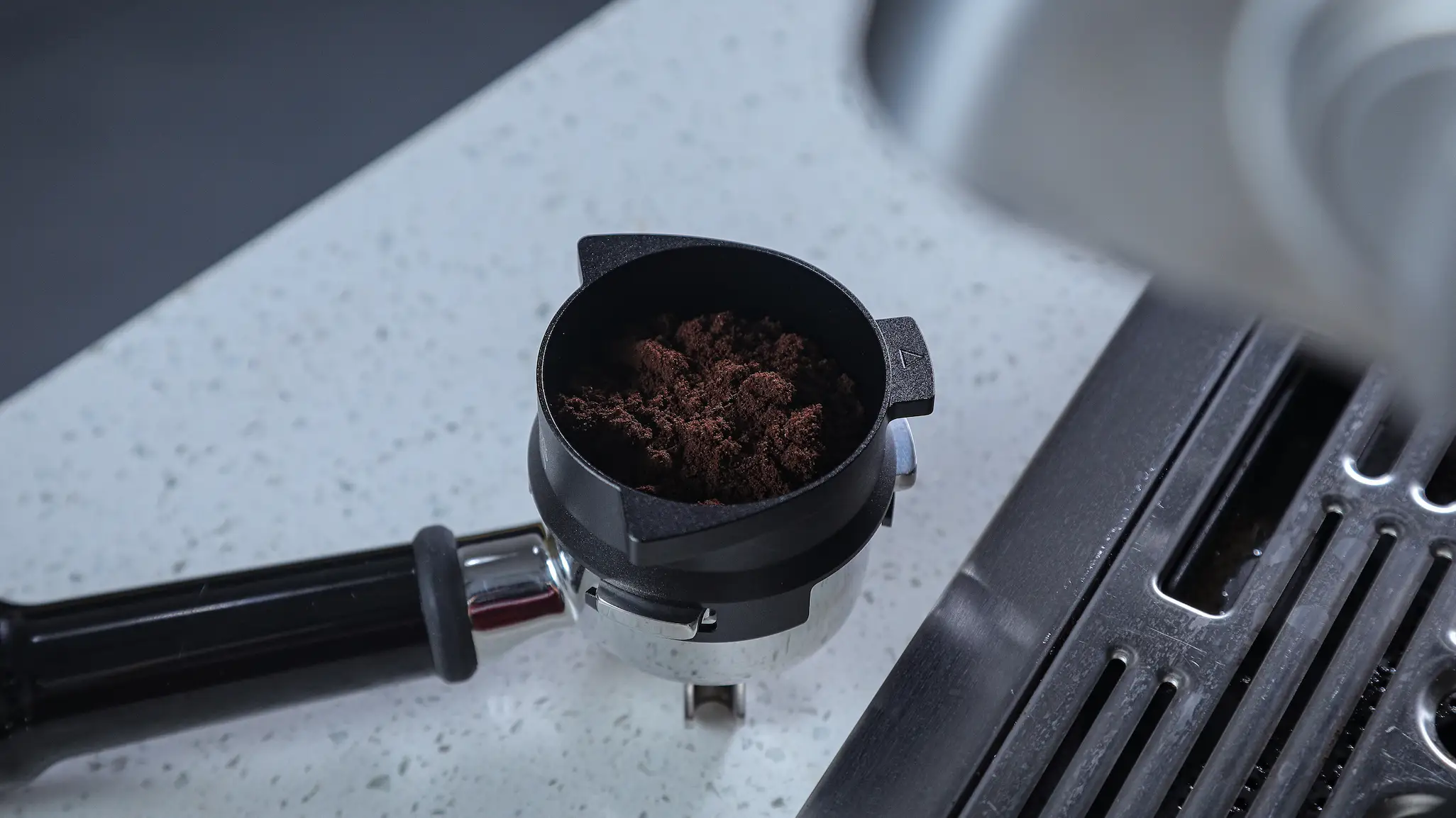 KNODOS 54mm Dosing Funnel and Puck Screen Set with Breville Grinder Trigger — Black - 4