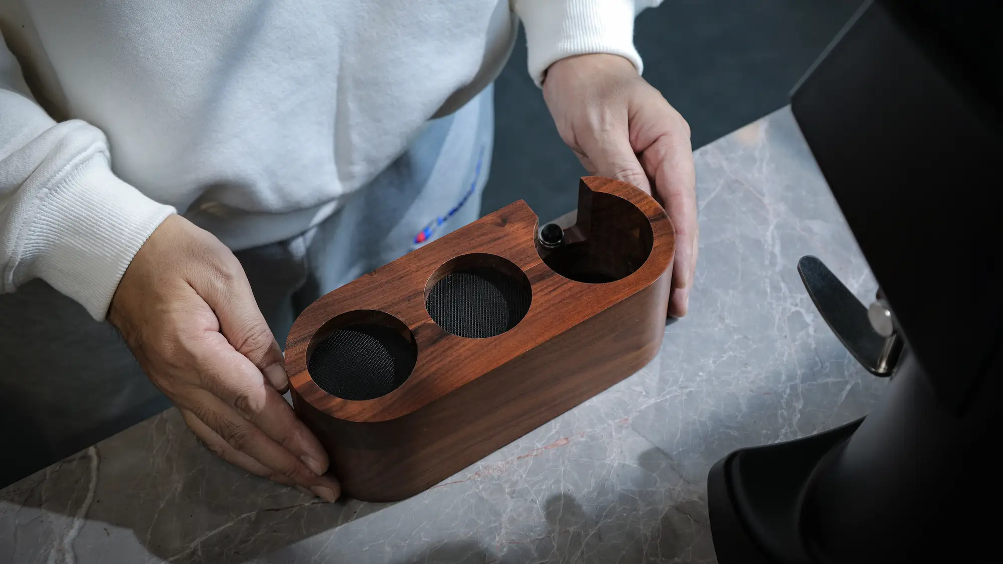 KNODOS 51mm Classic Espresso Tamping Station — Rosewood, Portafilter Holder & Tool Organizer - 2