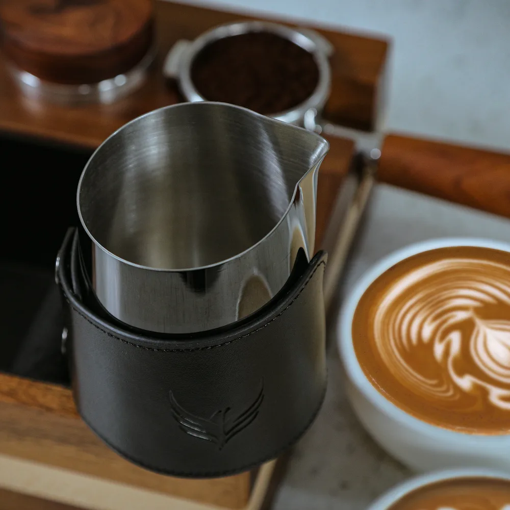 KNODOS Milk Pitcher with Leather Sleeve — Handleless Espresso Steaming Jug for Latte Art - 5